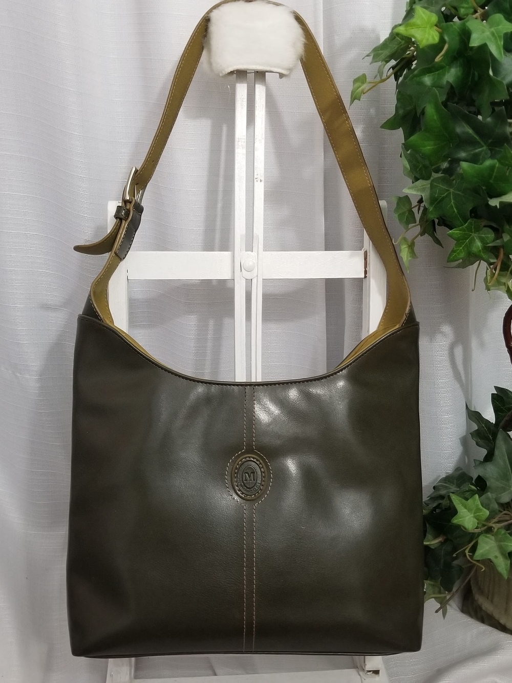 Vintage Y2K Mondani Faux Leather Shoulder Bag